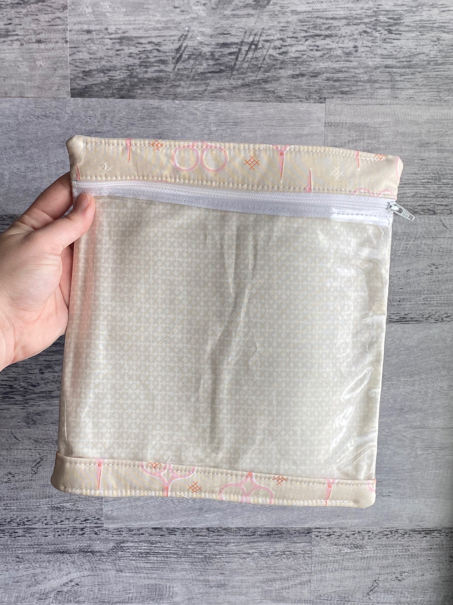 Stitching Scissors - Clear Bag